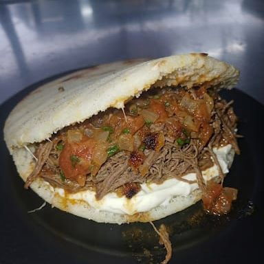 Arepa con Carne