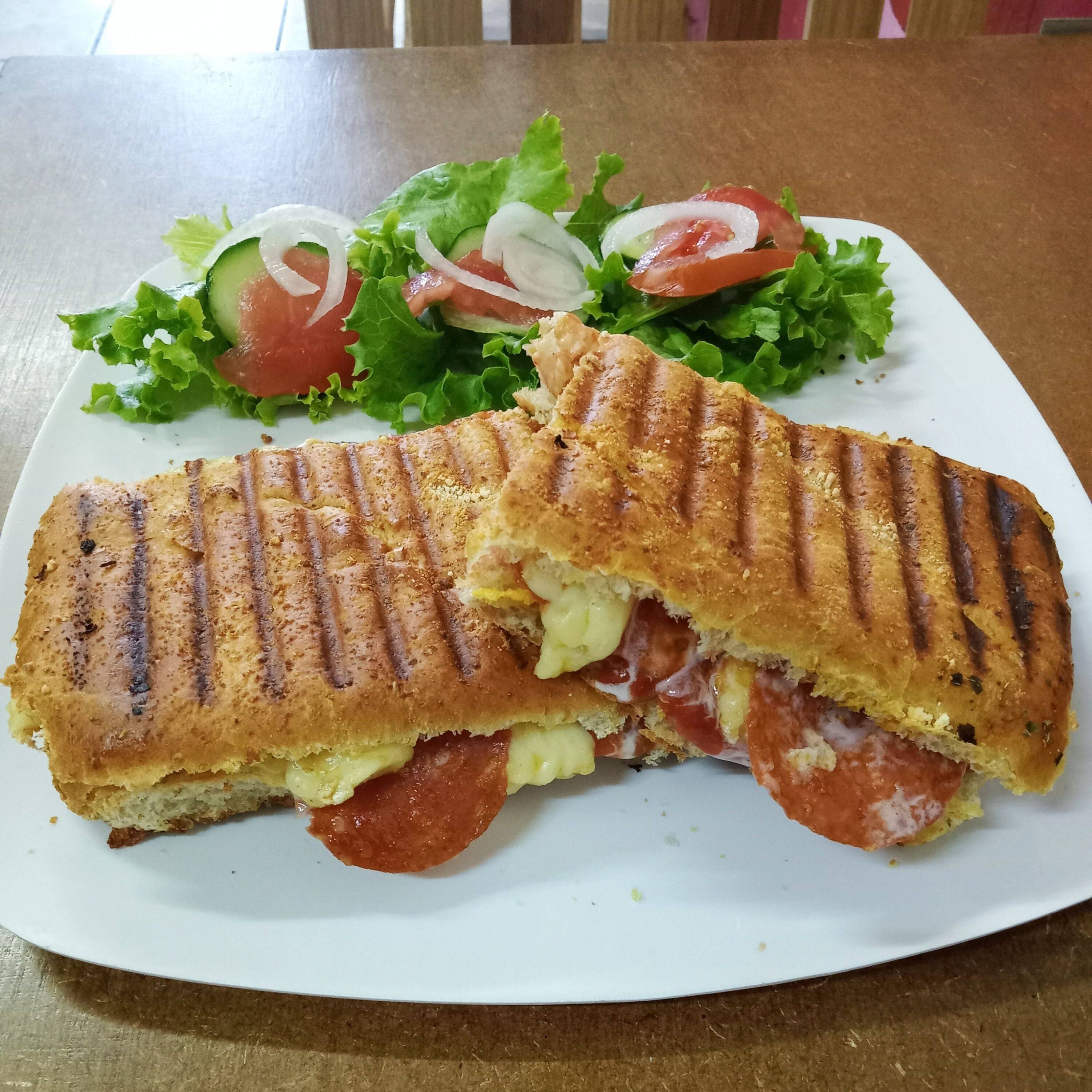Baguette de Pepperoni.