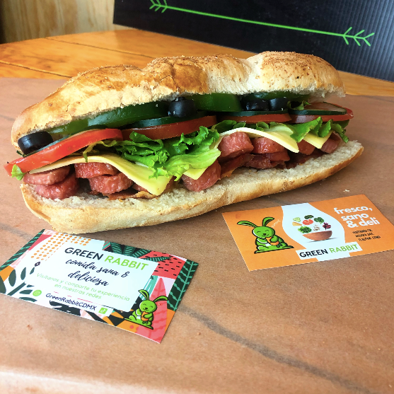 Sub Salchicha con Tocino (alemán)