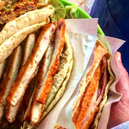 K TACO MILANESA PUERCO CON PAPAS + POSTRE SORPRESA