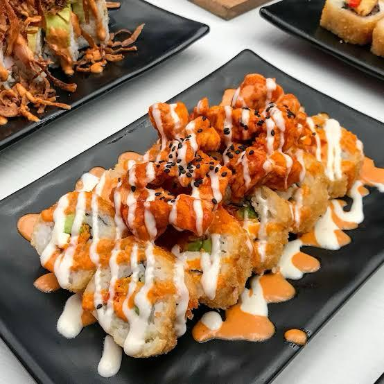 Ebi Roll con Boneless Búfalo