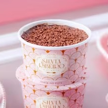 Bolo de chocolate molhadinho com brigadeiro belga, Ninho e morangos. Obs. 1: não alteramos nenhum produto ou retiramos/adicionamos ingrediente. Obs. 2: produto de consumo imediato. Obs. 3: alguns produtos podem vir com vencimento do mesmo Dia.