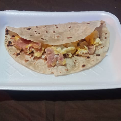 Taco de Harina de Huevo con Jamón