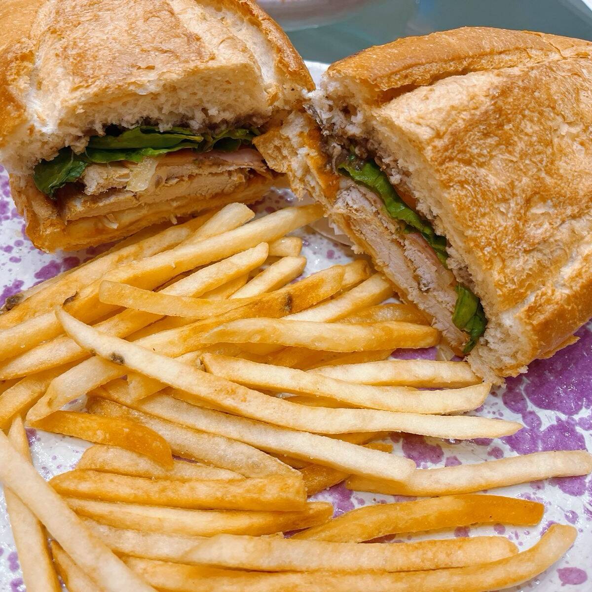 TORTA CUBANA + VASO DE AGUA