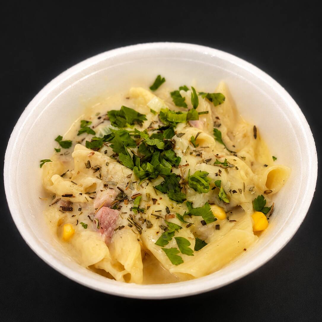 Monte Seu Penne 🍝✨
Monte o seu Penne do jeito que você mais gosta! Escolha os ingredientes da sua preferência e aproveite uma massa al dente, preparada com molho artesanal, ingredientes selecionados e muito queijo. Uma combinação perfeita para quem ama uma refeição personalizada, cremosa e cheia de sabor.
Feito na hora, com aquele gostinho de comida caseira e do jeitinho que você escolheu. Monte o seu e aproveite!