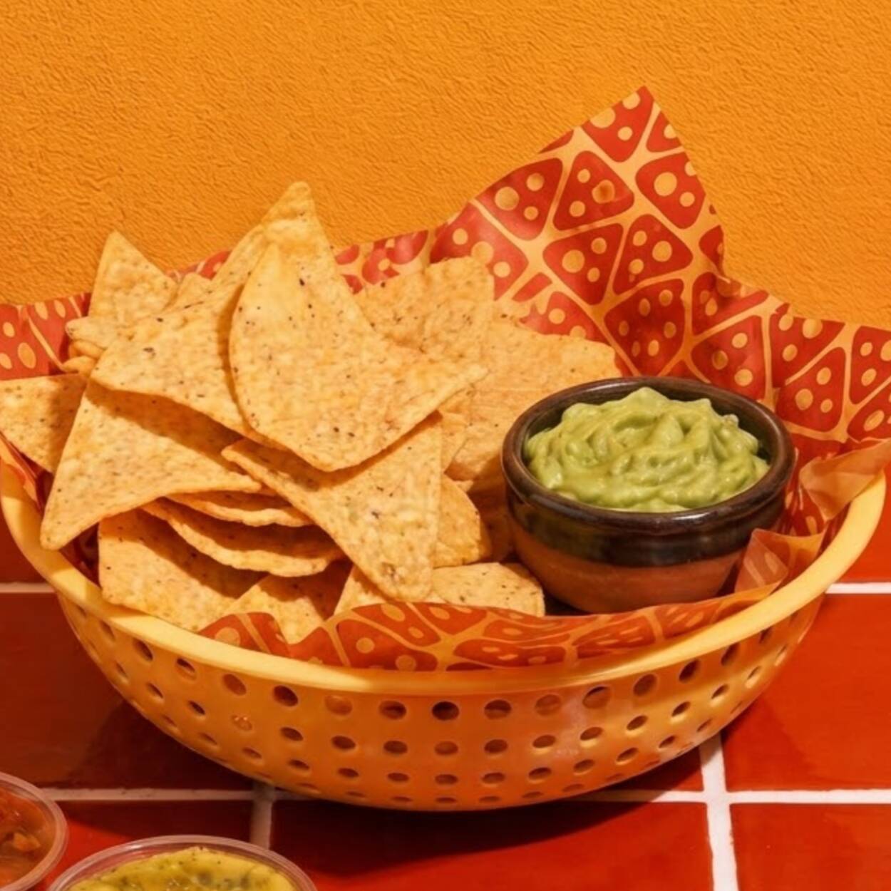 Nachos & Guacamole Bowl