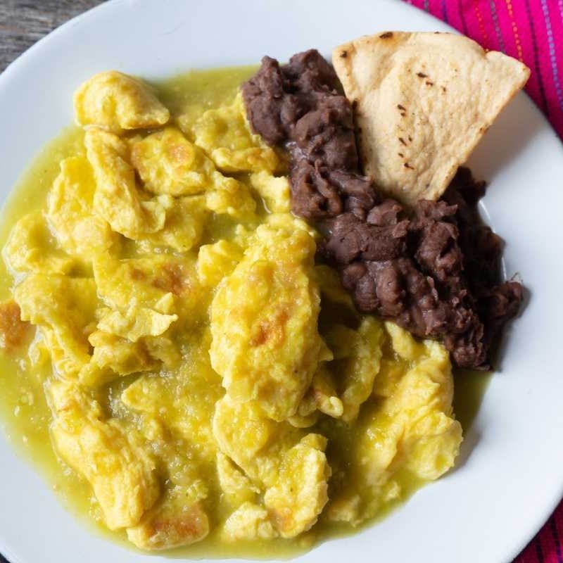 Huevo en Salsa Verde