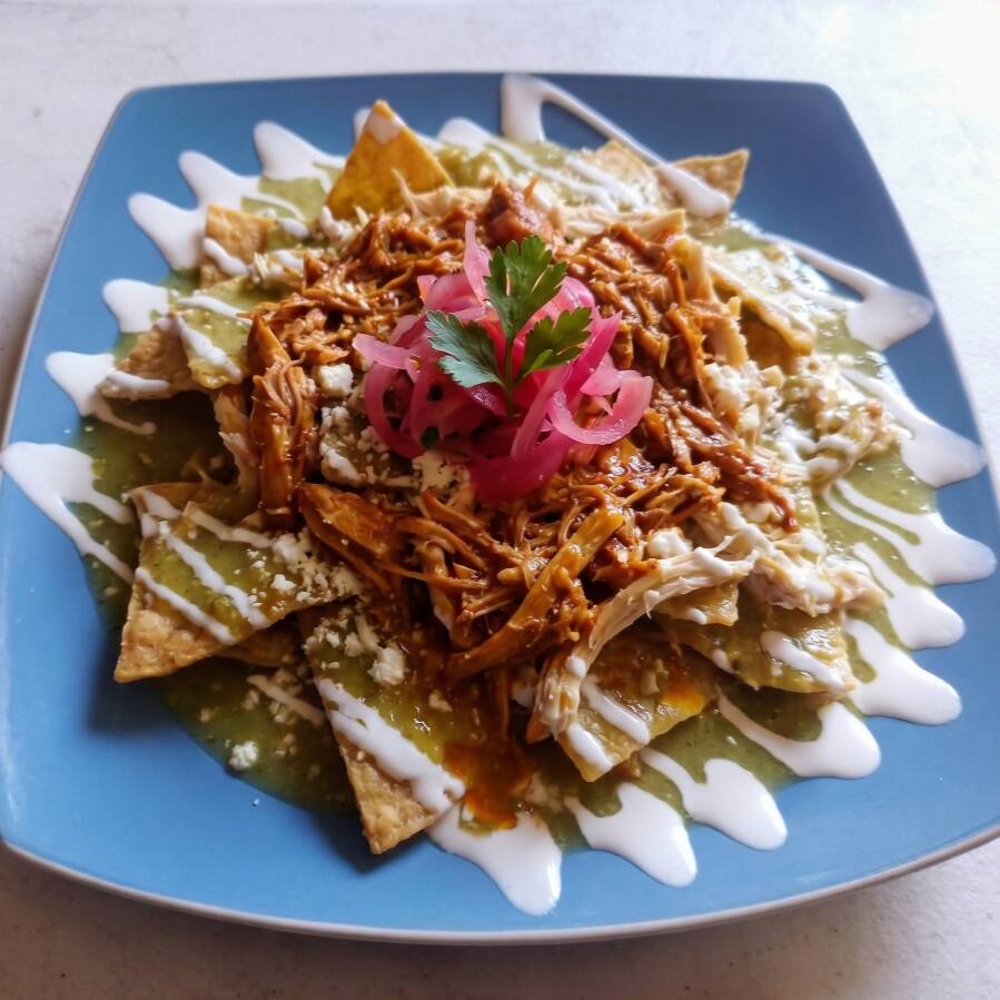 Chilaquiles Verdes con Cochinita Pibil
