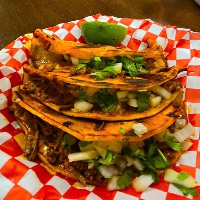 COMBO 3 Quesabirrias Maíz + Consome 8oz