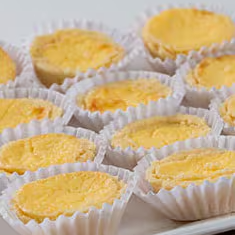 Assado e congelado, basta levar ao forno. Contém 12 unidades. Imagem meramente ilustrativa. Serve 3 Pessoas.