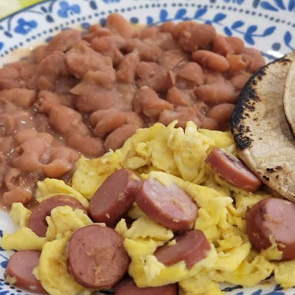 Huevos con Salchichas