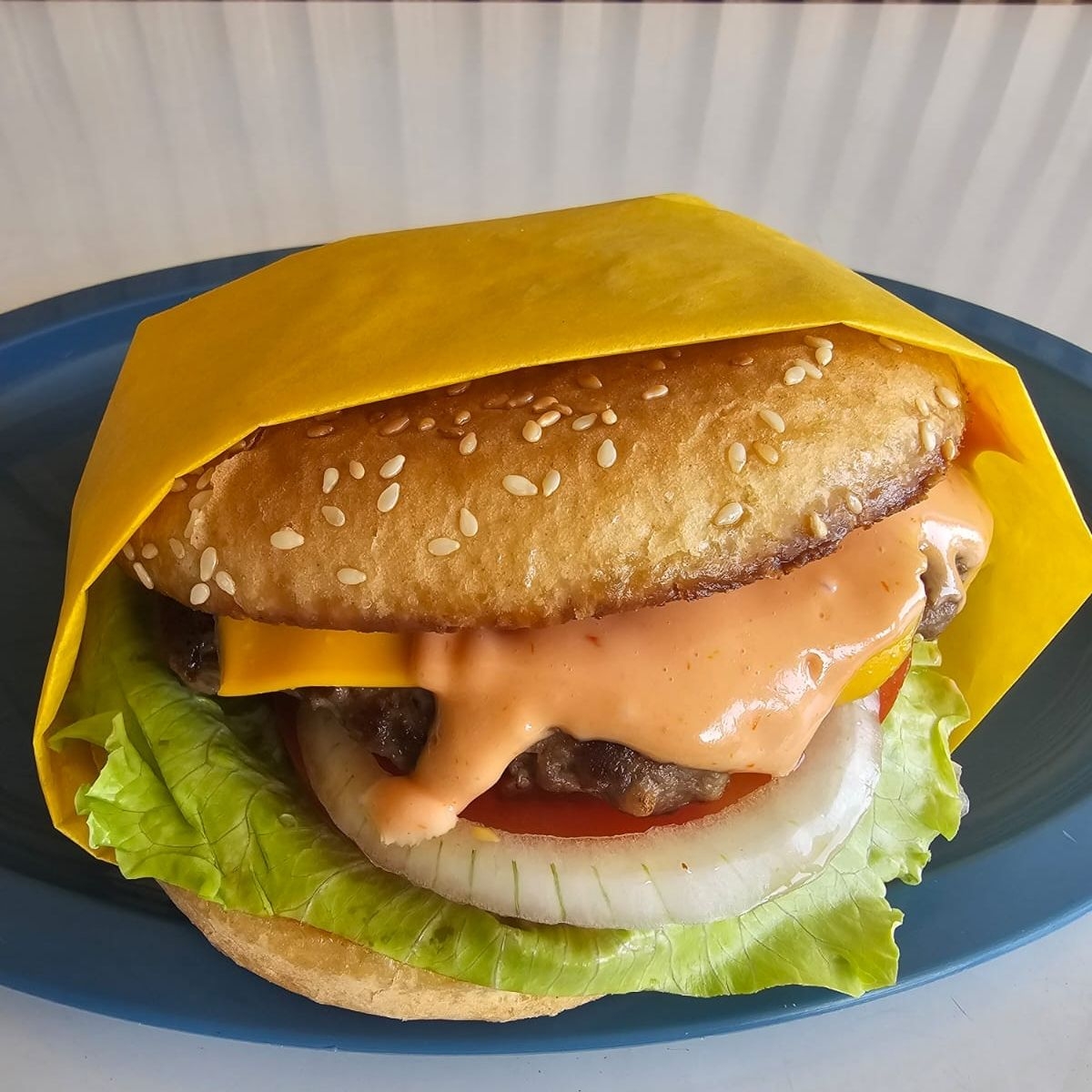 Combo Hamburguesa BBQ, Papas más Bebida Casa
