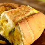 Torta gigante 4 huevos revueltos y Queso Oaxaca
