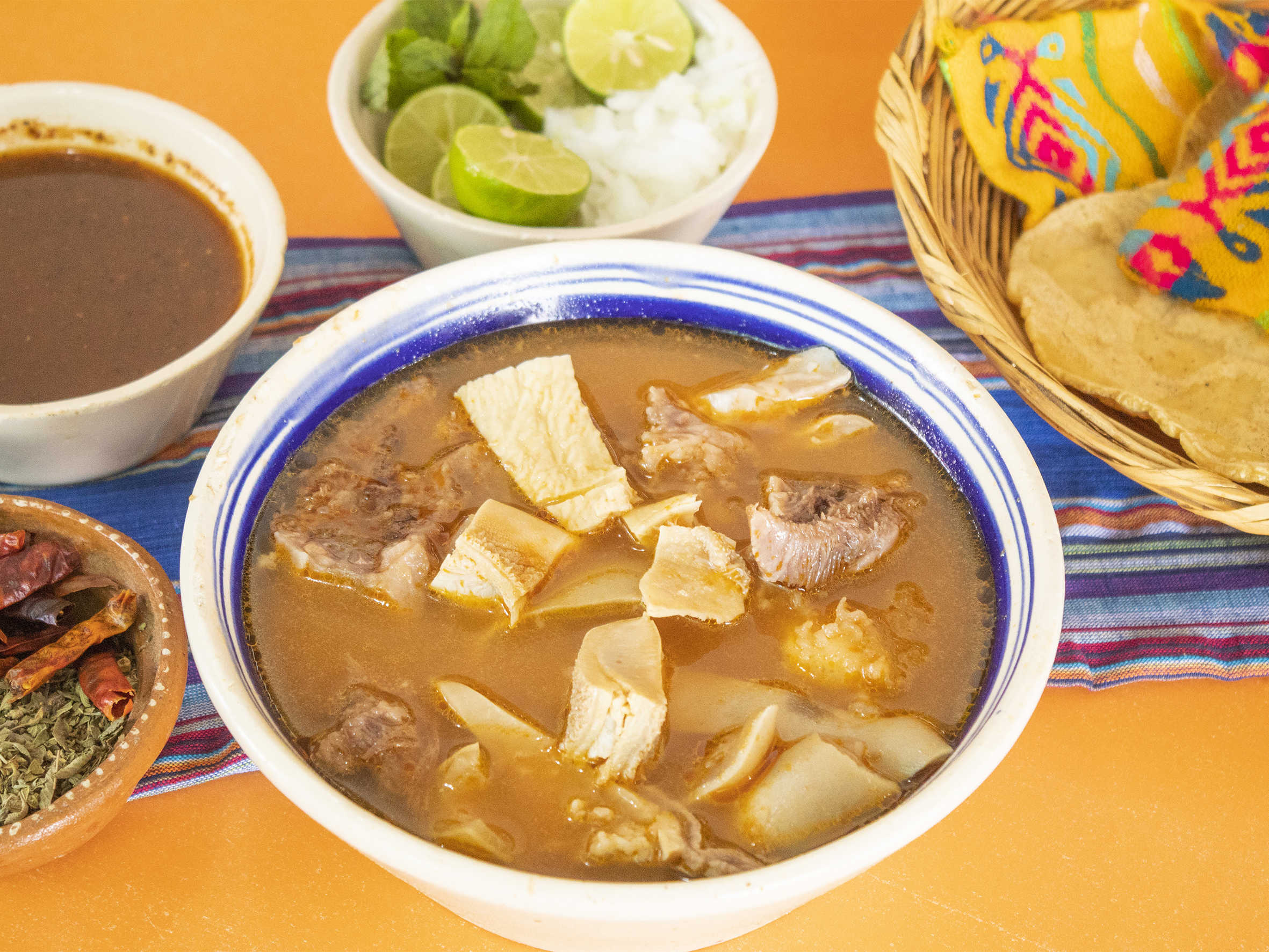 Plato Grande de Menudo surtido