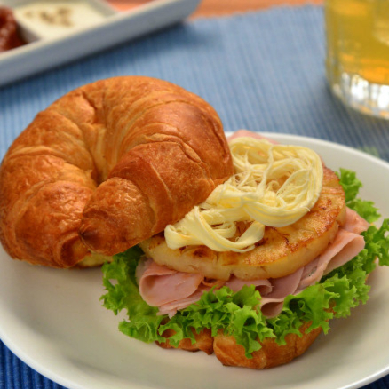 Cuernito de Jamón