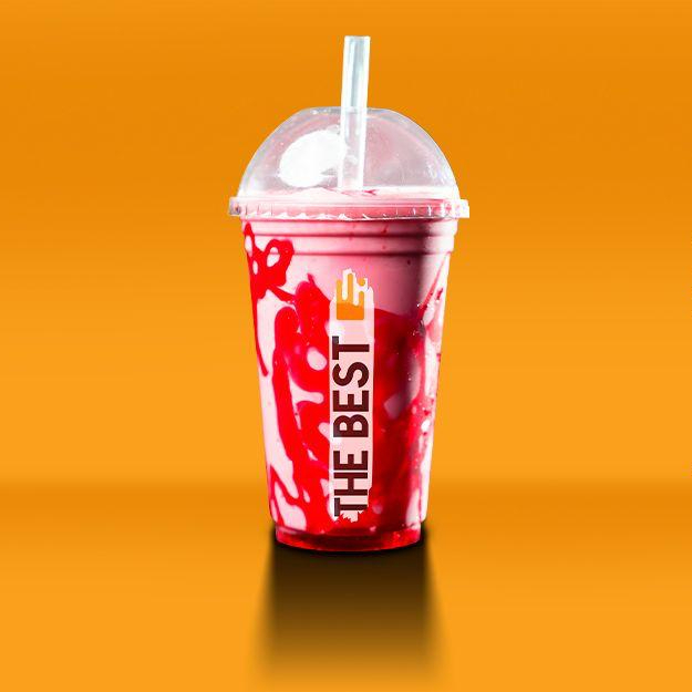 Milkshake de morango com cobertura de morango