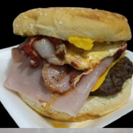 HAMBURGUESA CON TOCINO
