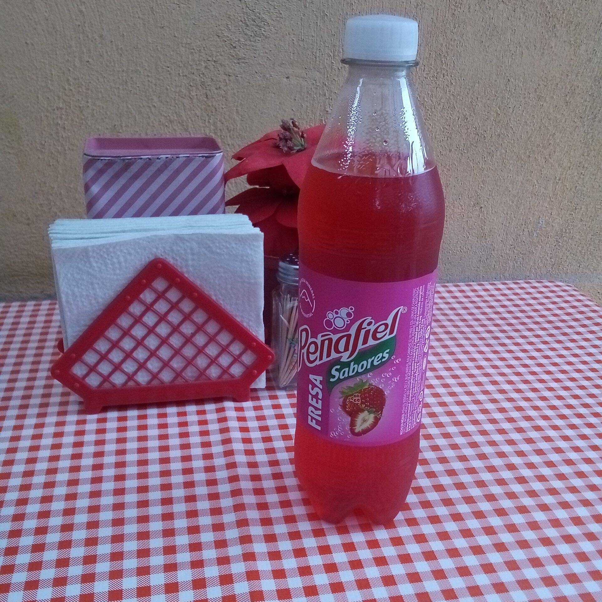 Refresco peñafiel fresa 600
