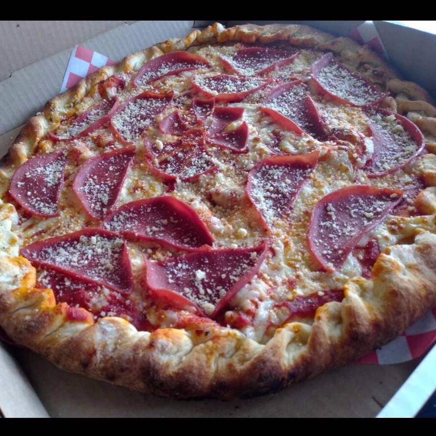 Salami y Parmesano con ORILLA DE QUESO
