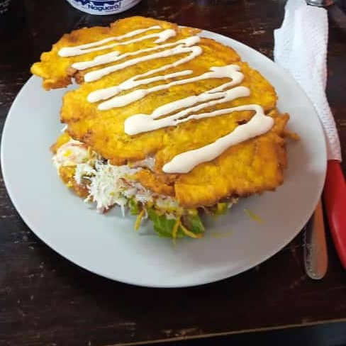 Patacón de Pollo