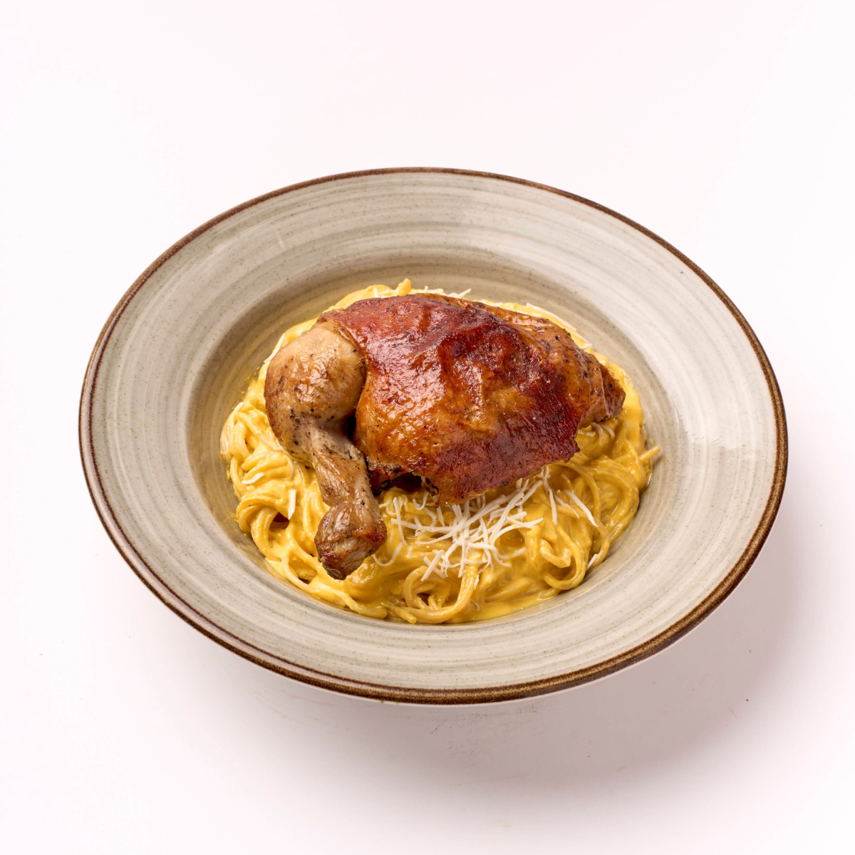 Spaghetti a la Huancaína con Pollo a la Brasa