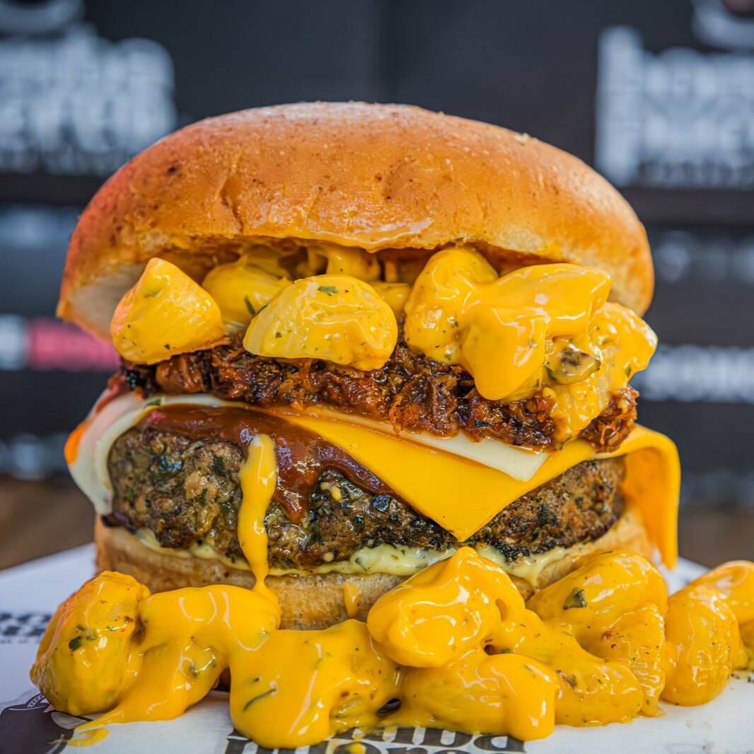 Mac N Cheese Bomba
