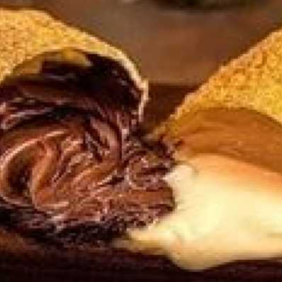 Pastel de Chocolate Preto e Chocolate Branco