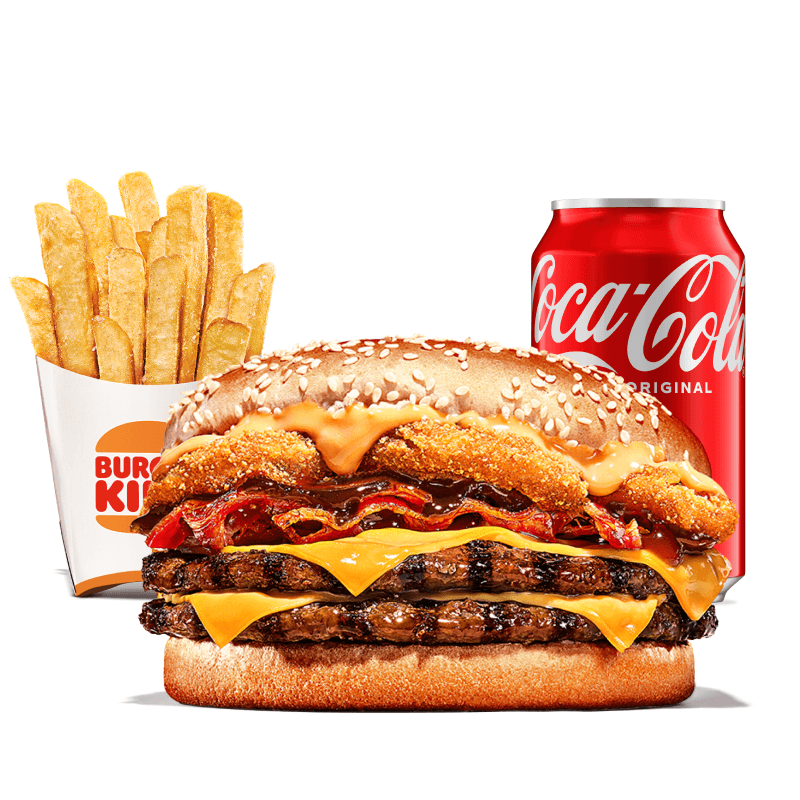 O delicioso Mega Stacker 2.0 na versão rodeio. Pão fofinho com gergelim, onion rings crocantes, 3 fatias de bacon, molho barbecue, 2 hambúrgueres suculentos 100% bovinos grelhados no fogo como churrasco, fatias de queijo cheddar e nosso exclusivo molho Stacker.