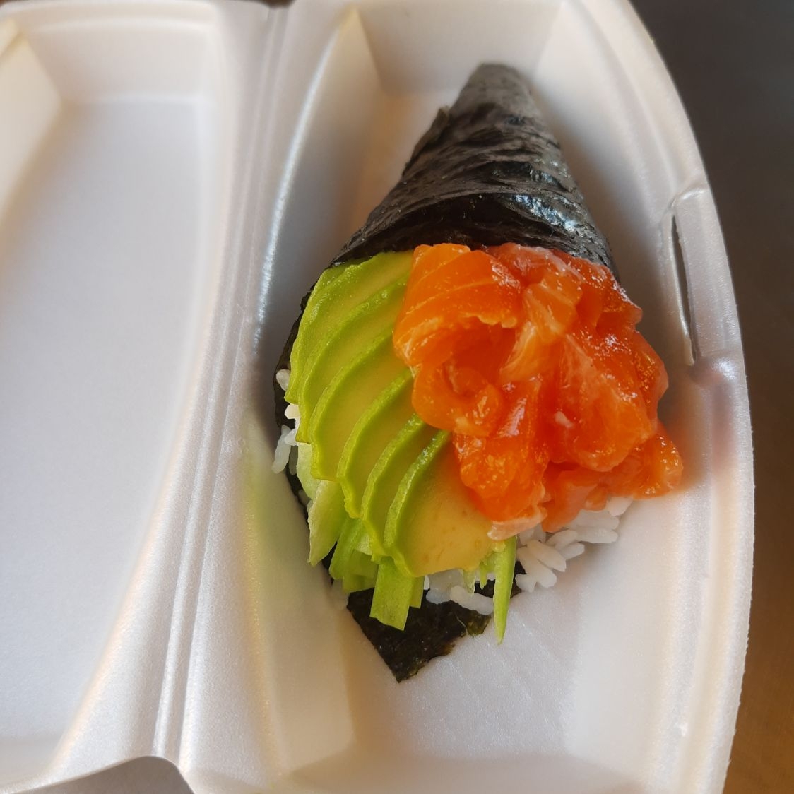 Cono Sake Salmón