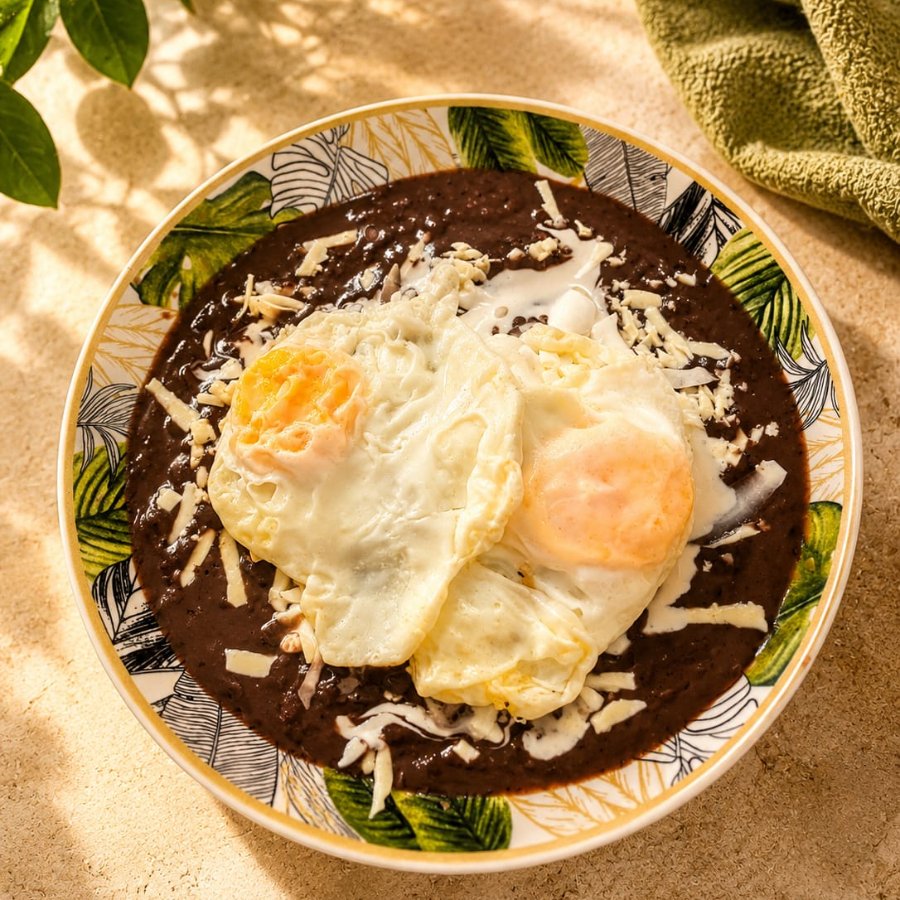 Enfrijoladas con 2 Huevos