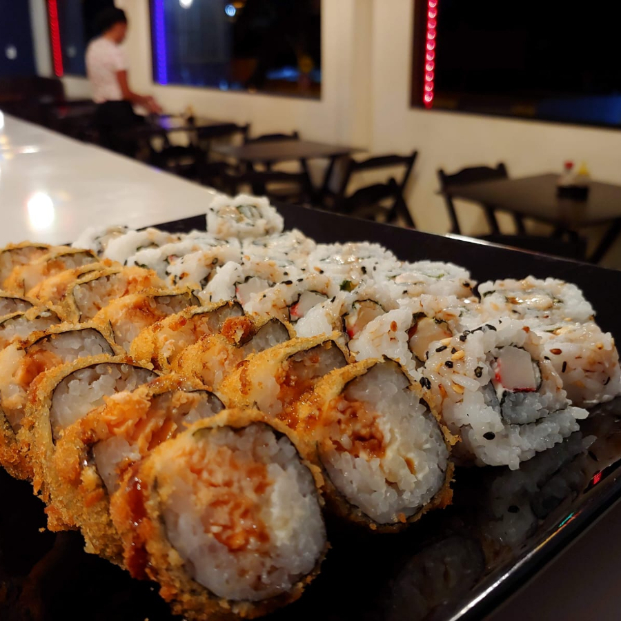 10 cariocas camarão + 10 cariocas salmão + 10 uramaki kani croc + 10 uramaki skin