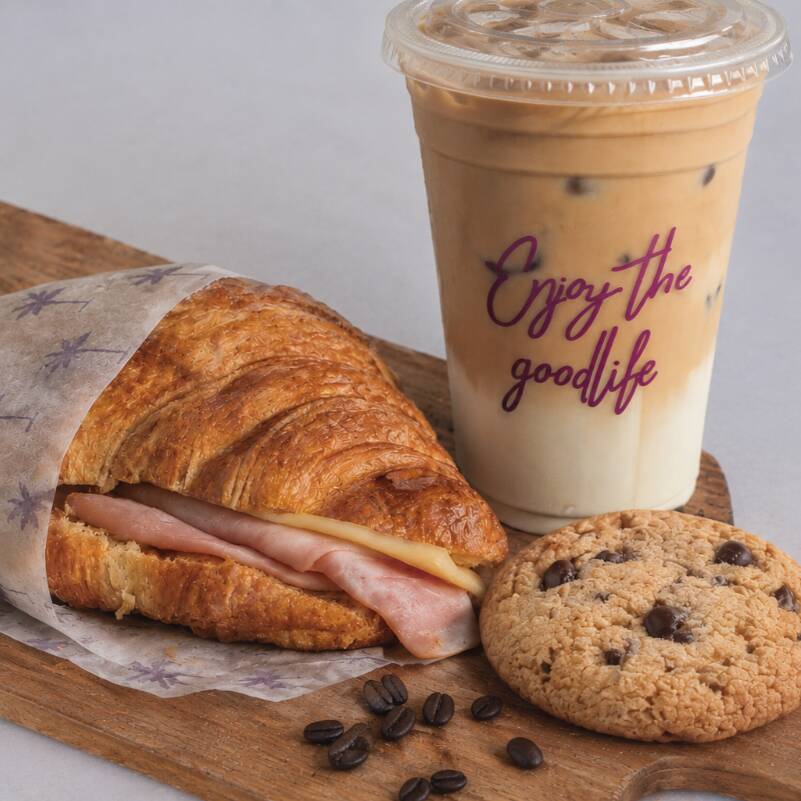 Combo Latte (frio) + Croissant + Clásica