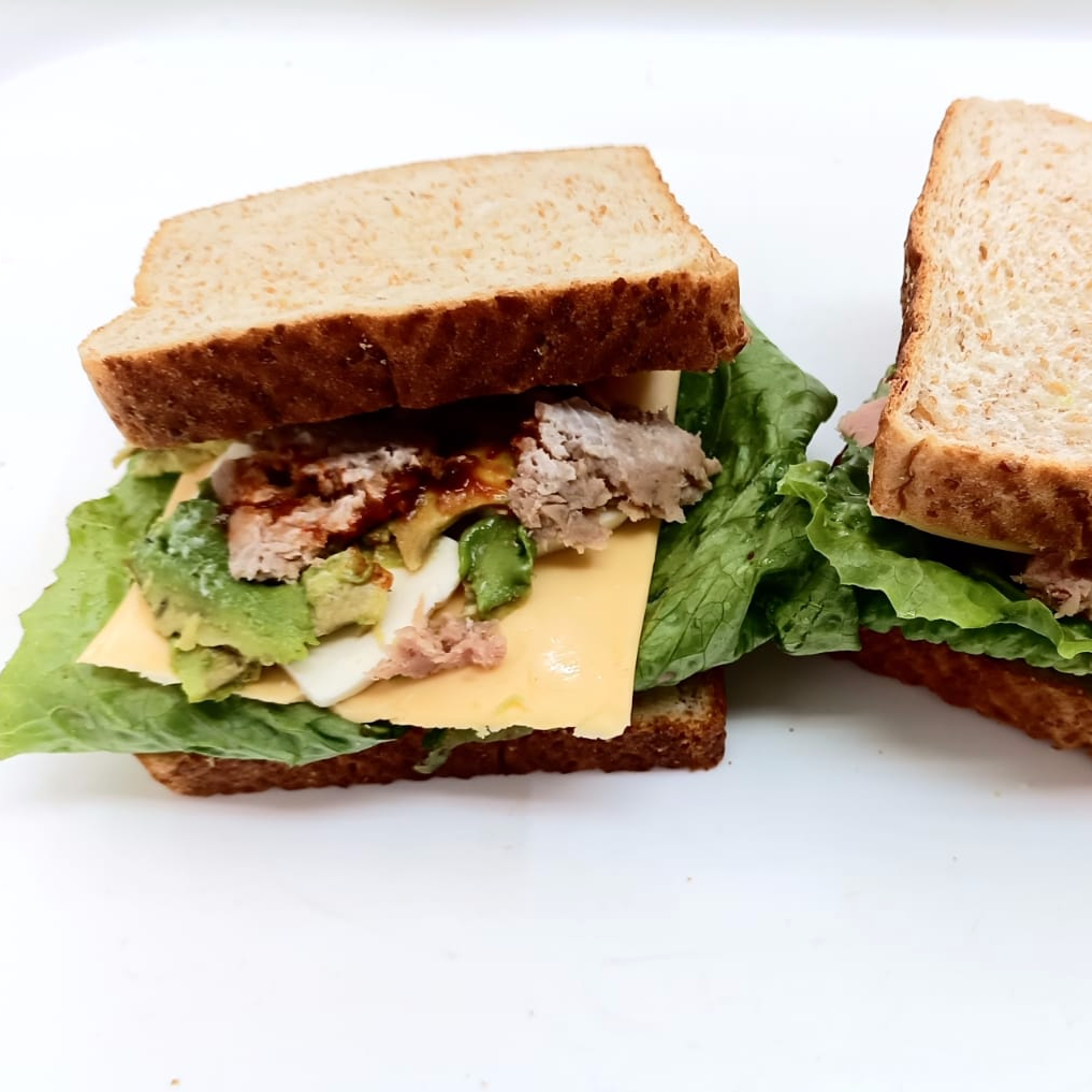 Sandwich de atún.