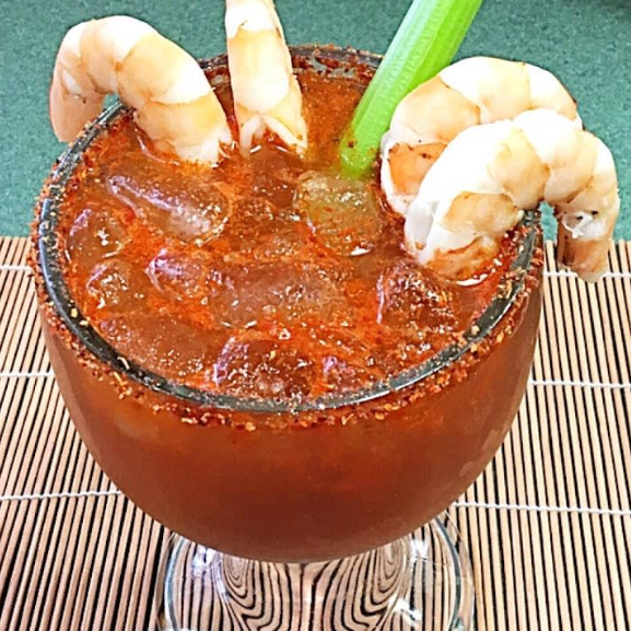 Clamato con Camarón