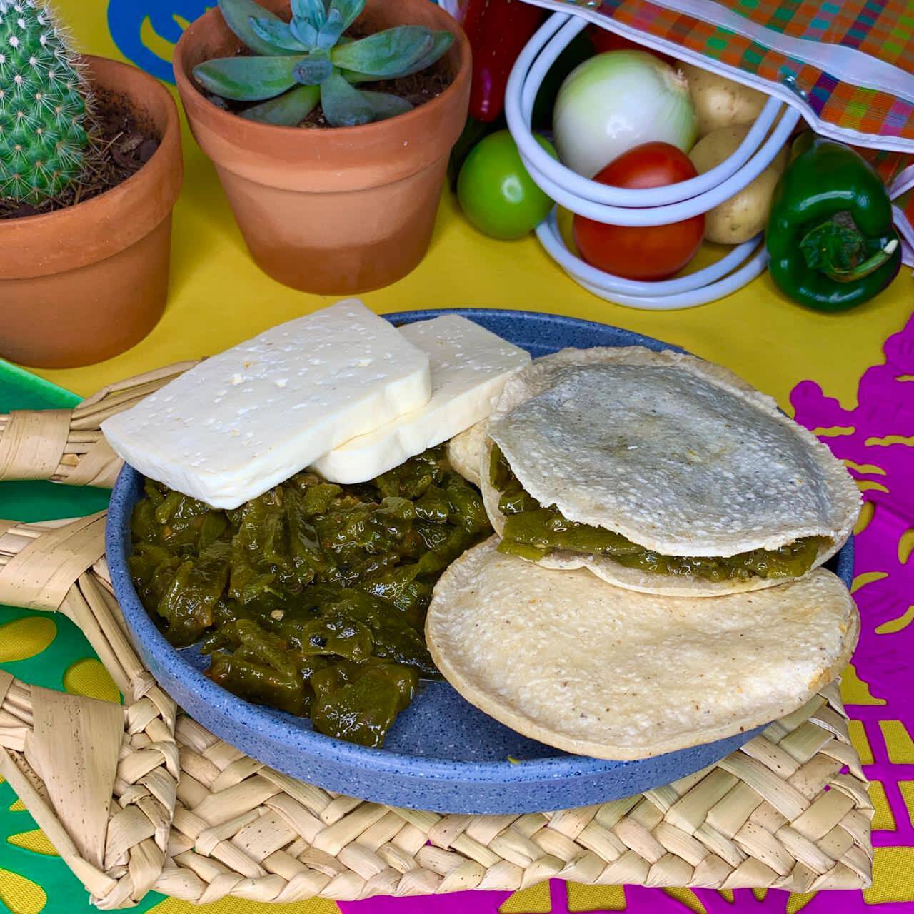 Gordita De Maíz Rajas Con Queso