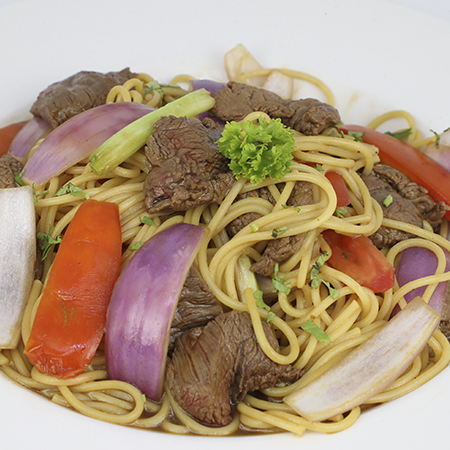 Tallarín Saltado de Lomo Fino