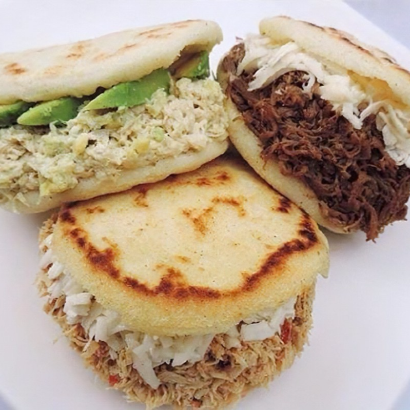 Arepas Asada de Pollo y Mozarella