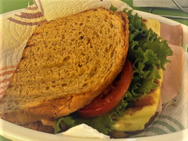 sándwich jamón con quesillo