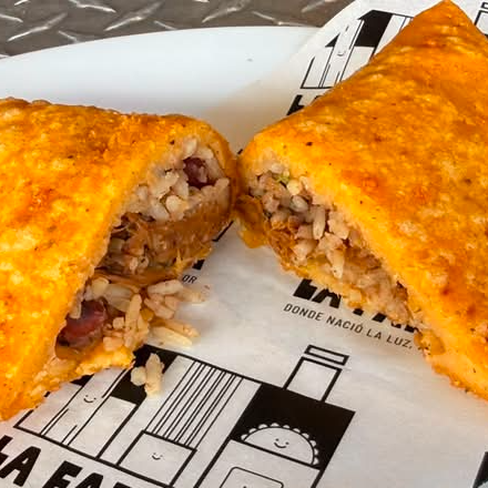 Empanada Gallo Pinto