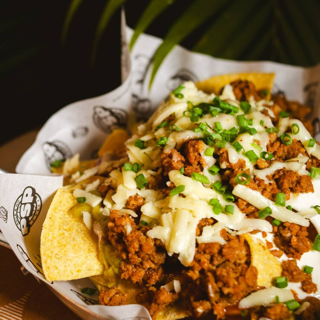100g de massa de milho, carne, mussarela, sourcream, guacamole e molho de pimenta da casa.