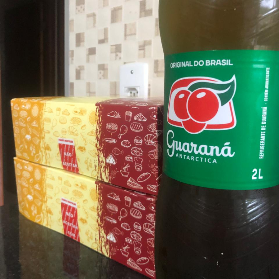 100 mini salgados sortidos (coxinha, rissole de carne, calabresa, bolinha de queijo, bolinha de presunto e queijo) (22g por unidade)