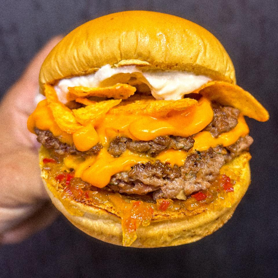 PÃO 2X SMASH, 2X CHEDDAR CREMOSO, DORITOS, GELEIA DE PIMENTA, MAIONESE DA CASA