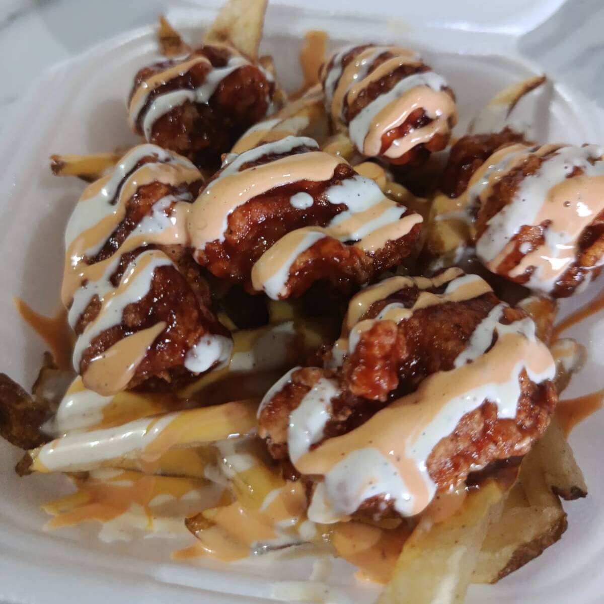 Orden chica de Cheese fries boneless