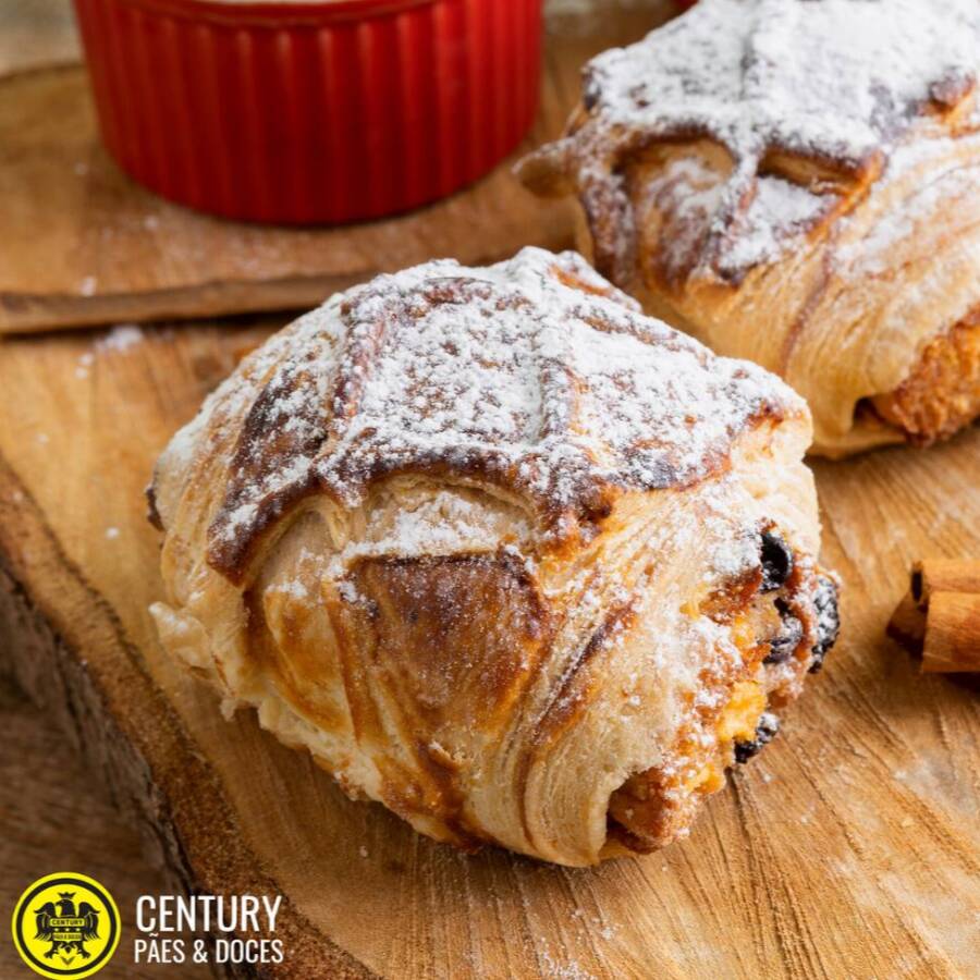 Strudell century com delicioso recheio de maçã com canela.