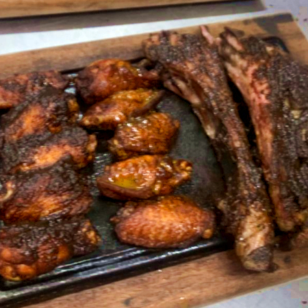 ALITAS Y COSTILLAS PARA COMPARTIR