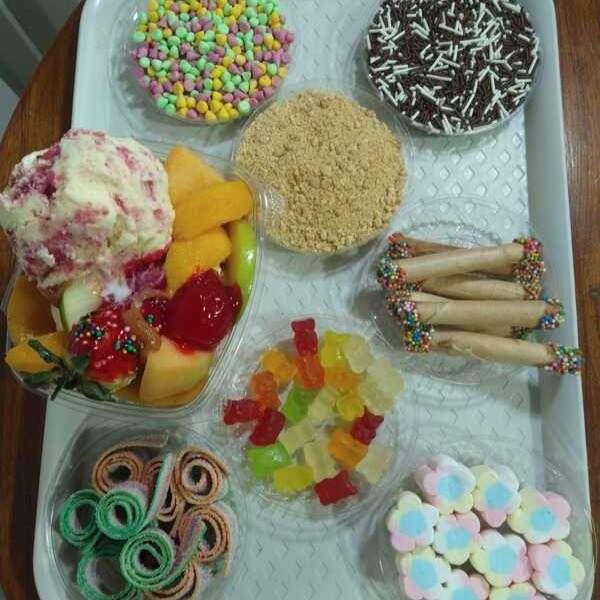 Merengón Exótico (4 Frutas y 3 Toppings)