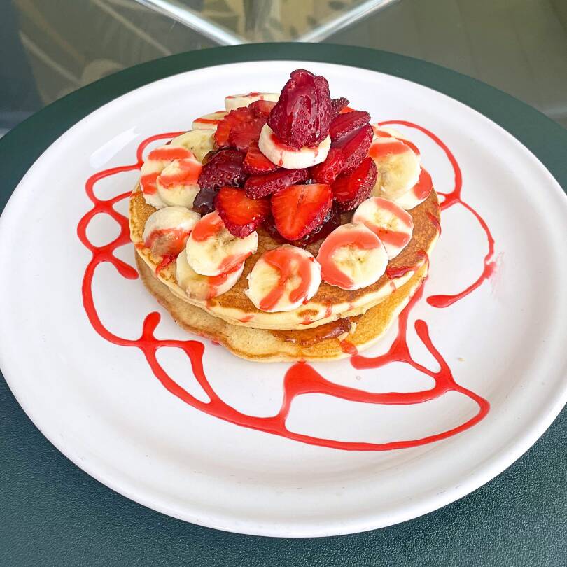 HOT CAKES DE MERMELADA DE FRESA