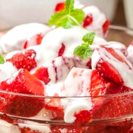 Fresas con Crema + Helado COLOMBINA