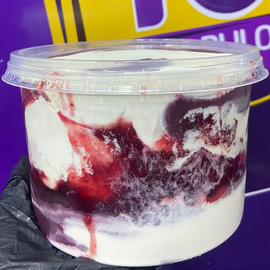 1 litro de pura cremosidade — baunilha suave com os complementos que você quiser.