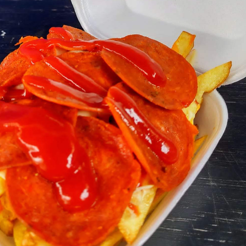 Papas con Pepperoni